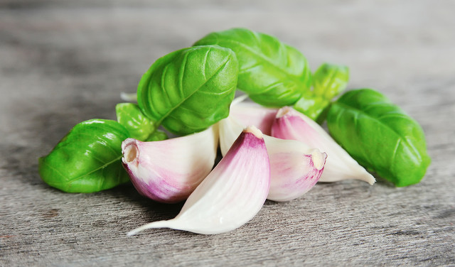 大蒜怎么吃更健康？原来大蒜是个宝，常吃身体好